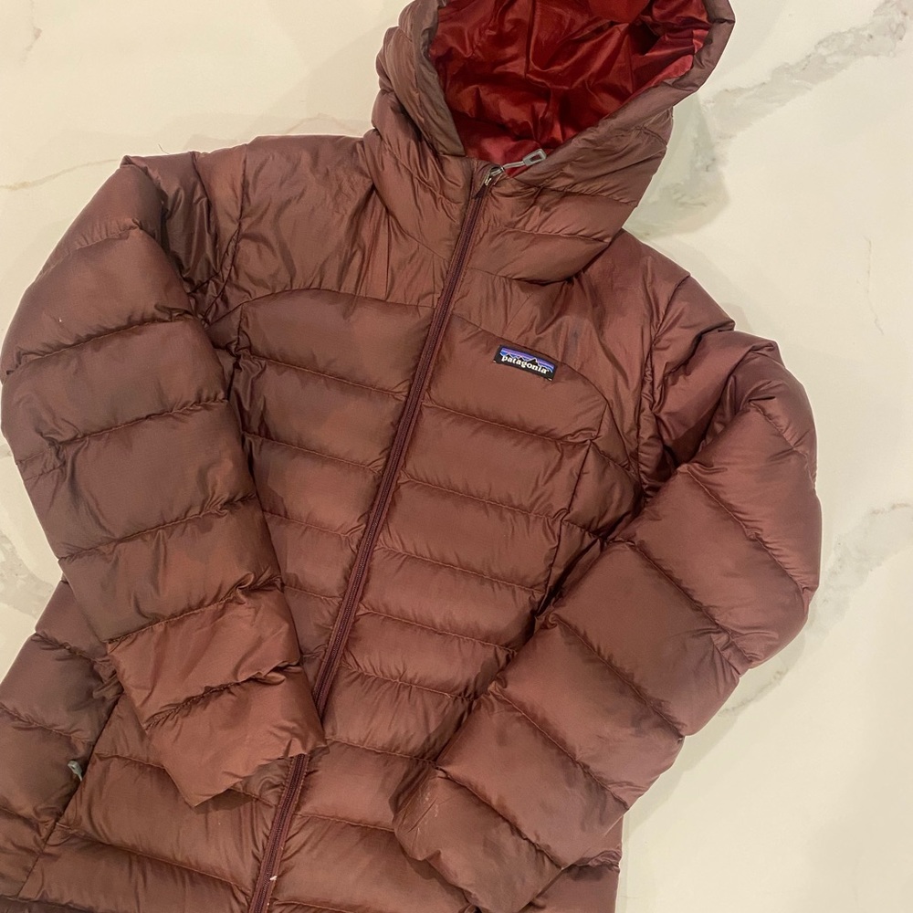 women's maroon M patagonia jacket